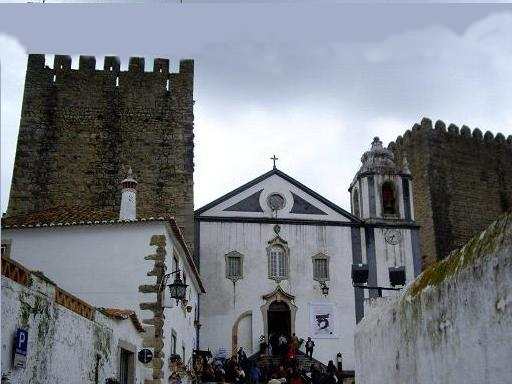 Obidos: église convertie aux nourritures terrestres