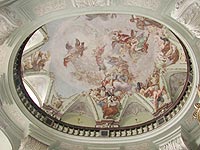 Aux plafonds apaiss...   Whose peaceful ceilings... 